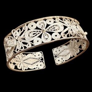 Extremely Detailed Handmade Javanese Silver Floral Filigree Cuff Bracelet